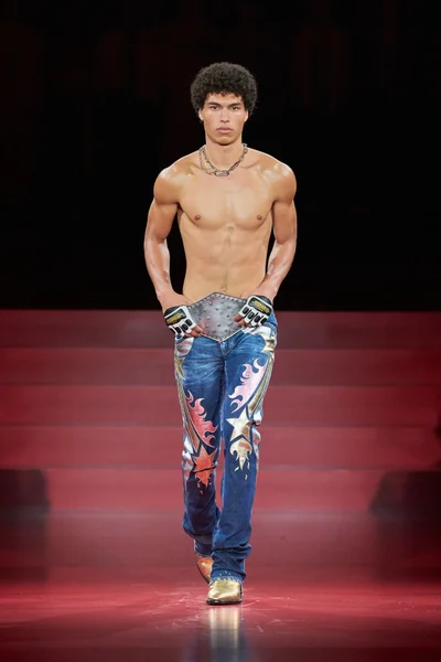 Look 35